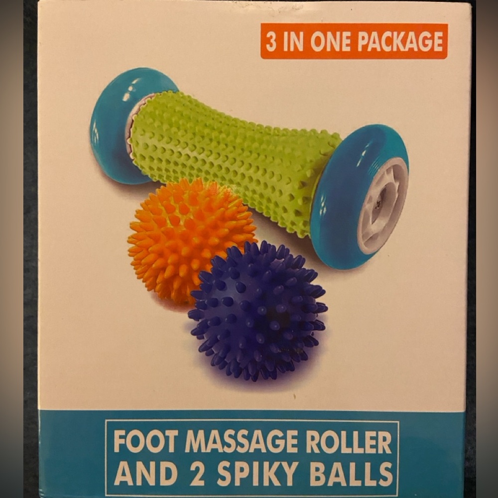 NIB 3 in 1 foot massage roller w/2 spiky balls